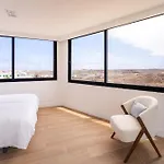 15a With Jacuzzi & Sea Views *