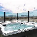 Apartment 15a With Jacuzzi & Sea Views *